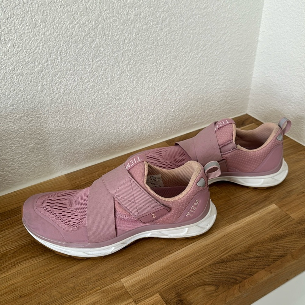 TIEM spin shoes. Pink